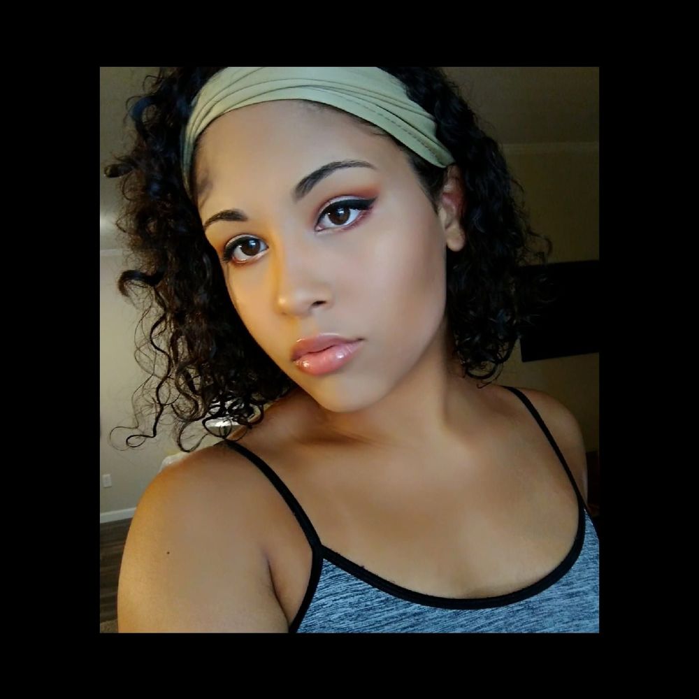 Meet your Posher, Holly